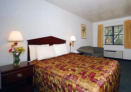 Suburban Near 3*
